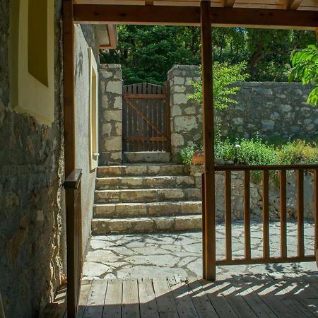 Arcadianis Lakeview Villa At Psari Arkadias Psárion Dış mekan fotoğraf